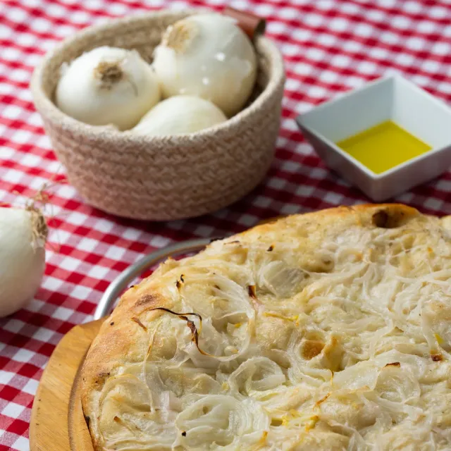 San Nicò Bianca Cipolla focaccia barese calzone cipolla